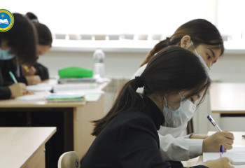 Школьники и студенты колледжей Алматы переходят на дистанционное обучение