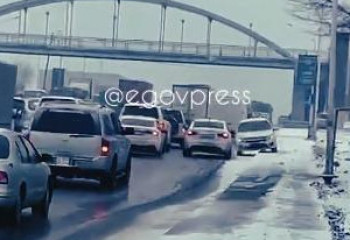 Без госномеров по «встречке» - полицейские оштрафовали водителя Алматы