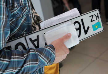 Свыше 100 тысяч автотранспортных средств поставили на учет в ноябре