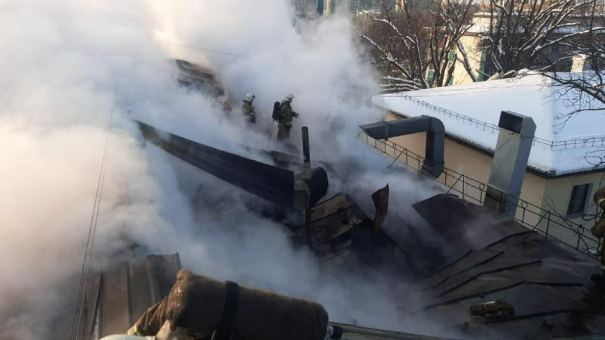 Пожар в Алматы: эвакуировано 60 человек