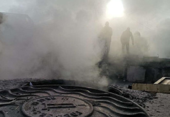 Алматыда құбыр жарылып, көшелерді су басты