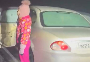 Замерзшим на трассе москвичам помогли акмолинские полицейские