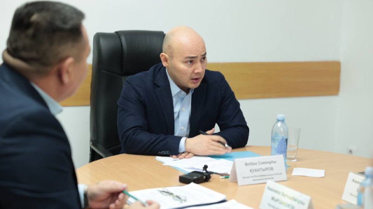Министр нацэкономики провел встречу с жителями области Ұлытау