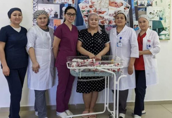 Врачи в Кызылорде выходили 700-граммовую новорожденную малышку