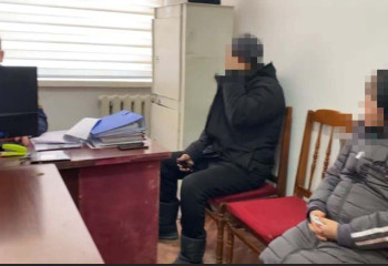 Жительница Туркестана подозревается в 10 фактах мошенничества