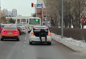 Подростка поместили в багажник и катали по улицам в Астане