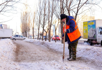 Больше 2,5 тысяч большегрузов снега вывезли из Астаны за сутки
