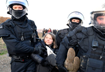 Эко-активистку Грету Тунберг задержали полицейские в Германии