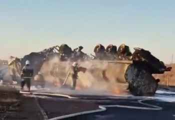 Грузовик с горючим опрокинулся на трассе Самара-Шымкент