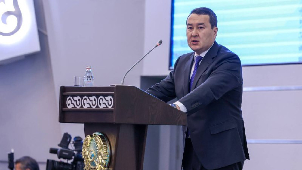 Алихан Смаилов раскритиковал качество строительства дорог в Казахстане