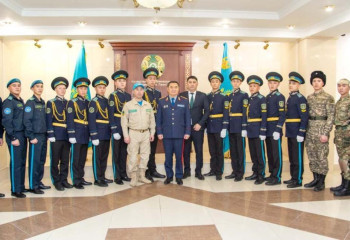 Министр «Жас сарбаздармен» кездесті