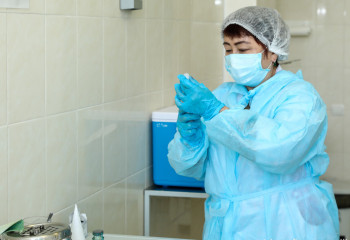 Десять заболевших коронавирусом казахстанцев находятся в тяжелом состоянии