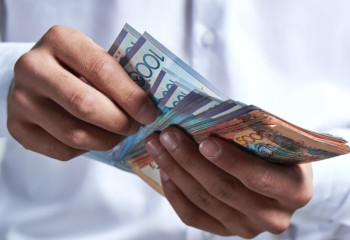 Более 12 млн получил житель Атырауской области за сообщение о коррупции