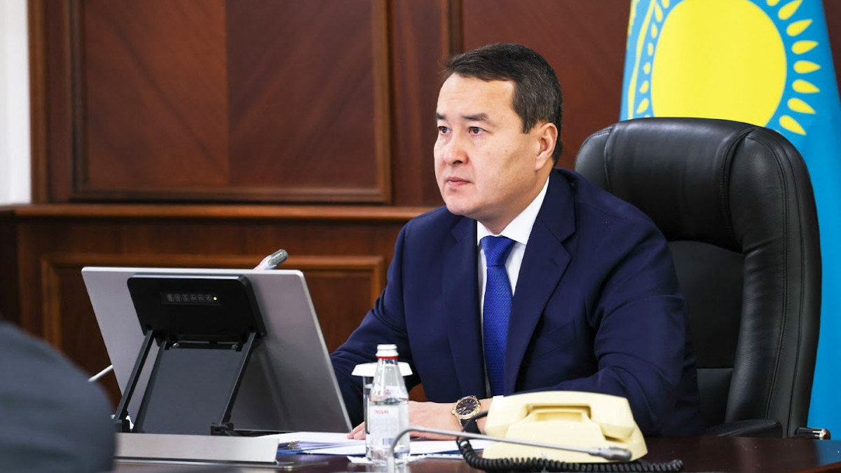 Алихан Смаилов встретился с главой Союза машиностроителей Казахстана
