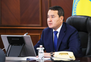 Алихан Смаилов встретился с главой Союза машиностроителей Казахстана