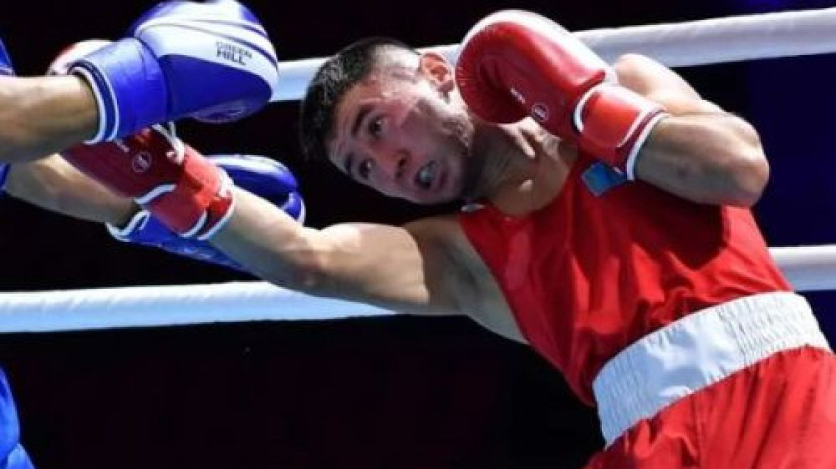 Казахстанский боксер вышел в полуфинал на Чемпионате Азии