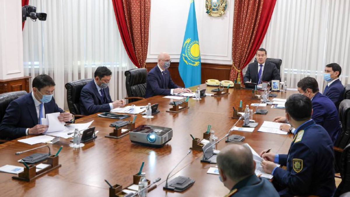 Контроль за незаконным вывозом ГСМ усилят в Казахстане