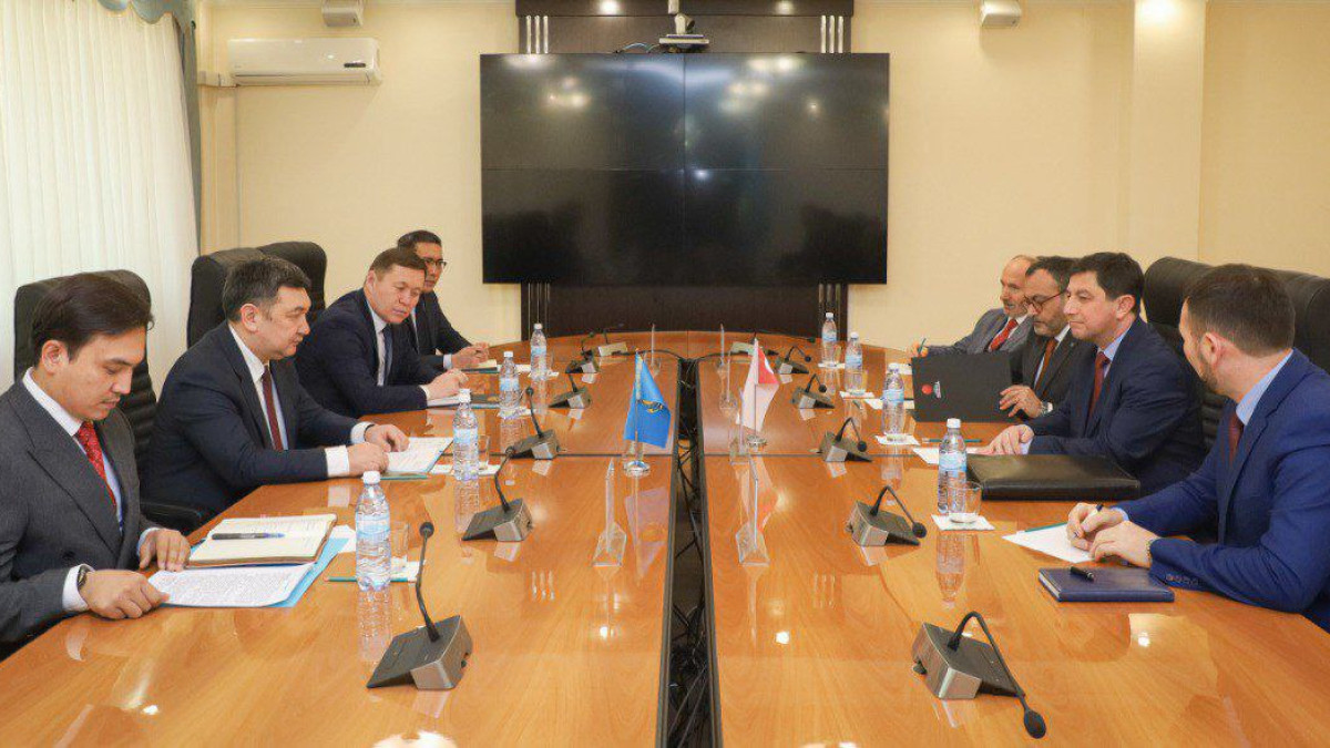 Министр информации встретился с Чрезвычайным и Полномочным Послом Турции в Казахстане