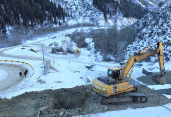 В ущельях Аксай и Аюсай строят селезадерживающие плотины