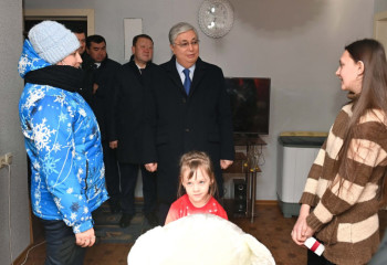 Касым-Жомарт Токаев побывал в квартире жительницы Рудного