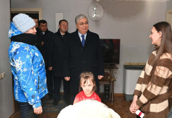Мемлекет басшысы тұрғын үйлерге жылудың қайта берілгеніне көз жеткізді