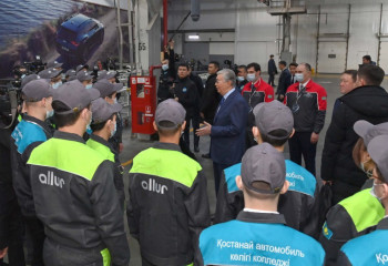 Қасым-Жомарт Тоқаев  Allur зауытының жас мамандарына қолдау білдірді