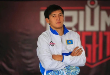 OCTAGON 39:  Азат Мақсұм  бразилиялық файтерді жеңді