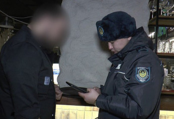 Алматы полициясы қаладағы барлар, мейрамханалар мен дүкендерді тексерді