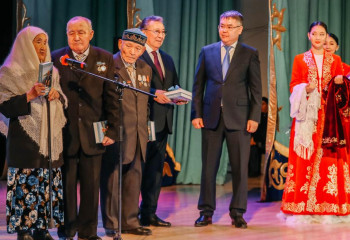 Атырауда «Тектілік тұғырынан таймаған» кітабының тұсауы кесілді