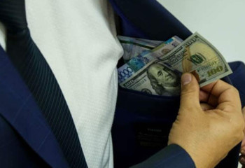 Руководитель департамента Минобороны подозревается в получении взятки