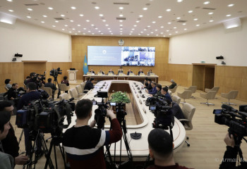 Бас санитар сайлау кезінде бетперде тағуды ұсынды