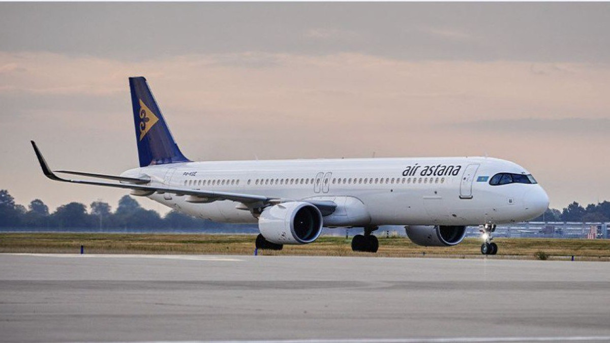 Kazakh President holds meeting with Air Astana CEO