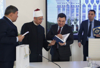 Дархан Қыдырәлі «Нұр-Мүбарак» университетінің ұжымымен кездесті
