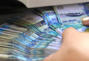 Кредиты почти на 2 млн тенге оформил внук на свою бабушку в Степногорске