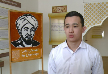 Карагандинский школьник изготовил ковер с портретом философа аль-Фараби