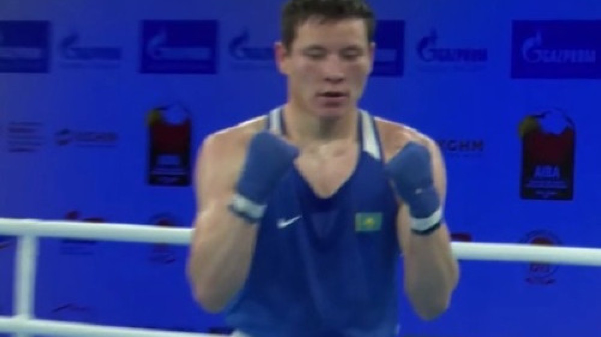 Казахстанский боксёр вышел в финал ЧА-2023 до 22 лет