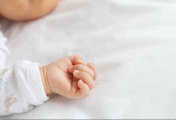 Мужчина принял роды у супруги в ВКО