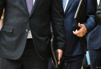 Өзбекстанда 17 мыңнан аса мемлекеттік қызметші жұмыстан шығарылады