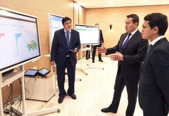 Сделать Казахстан цифровым региональным хабом поручил Алихан Смаилов