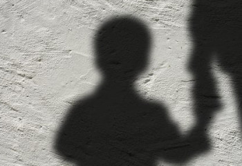 Жительница Актау заподозрила совершение сексуального насилия над ее малолетним сыном