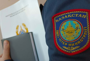 Полицейлер шетелдіктен героин мен психотроптық заттар тәркіледі