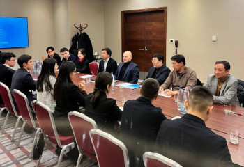 Алибек Куантыров встретился с казахстанскими студентами в Венгрии