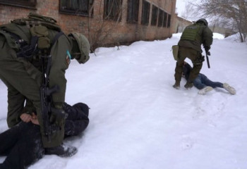 Полицейские в ВКО задержали группу интернет-мошенников
