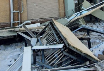 В центре Шымкента рухнул балкон одного из  домов