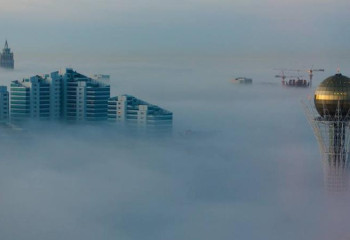 Бірнеше облысты қалың тұман басады