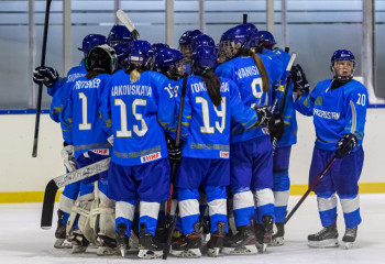 Женская сборная Казахстана по хоккею до 18 лет стала чемпионом мира