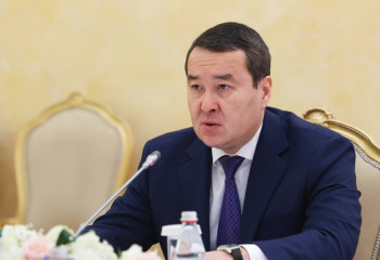 Kazakh PM meets with Chairman of EEC Board