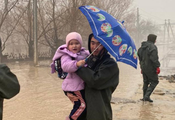 Спасатели устраняют последствия паводков в Туркестанской области
