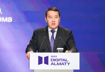 Kazakh PM encourages transition to electronic transport documents within EEU
