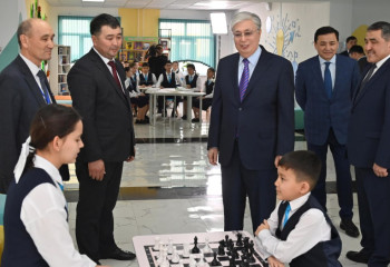 Қасым-Жомарт Тоқаев Байзақ ауданындағы Көктал орта мектебіне барды